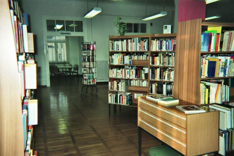 Bild 3 der damals neu eröffneten Bibliothek.