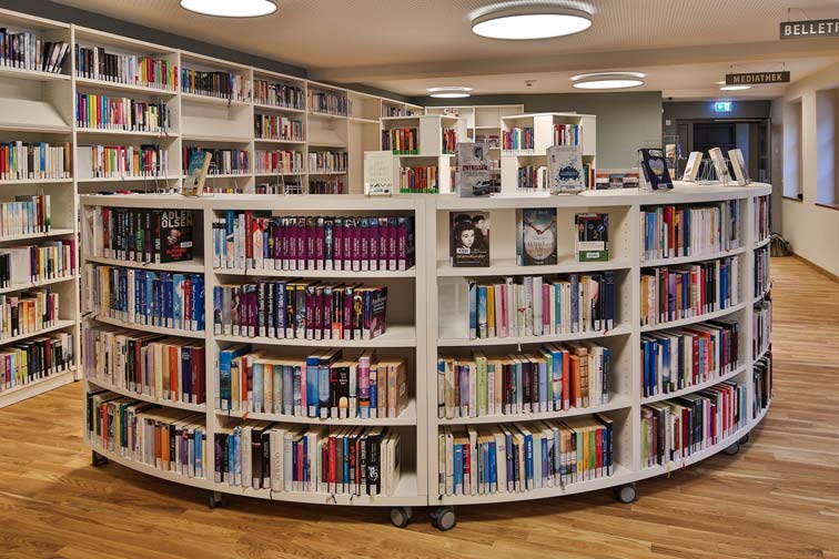 Bibliothek im Roten Hirsch